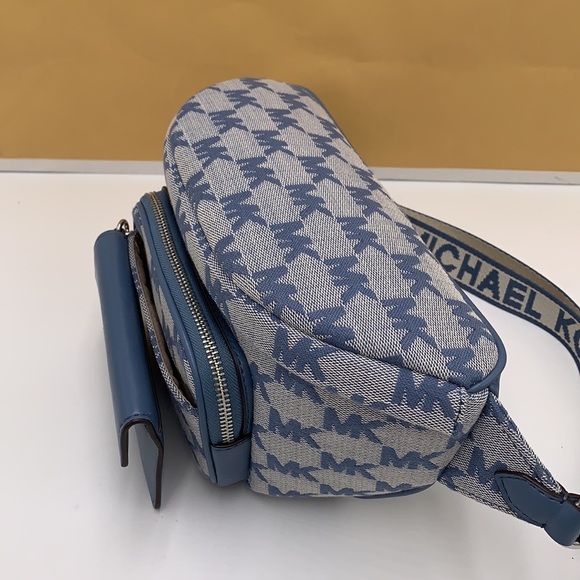 MICHAEL KORS Maisie Large Logo 2-in-1 Sling Waist Fanny Pack Crossbody  Denim/si - Picture 9 of 15